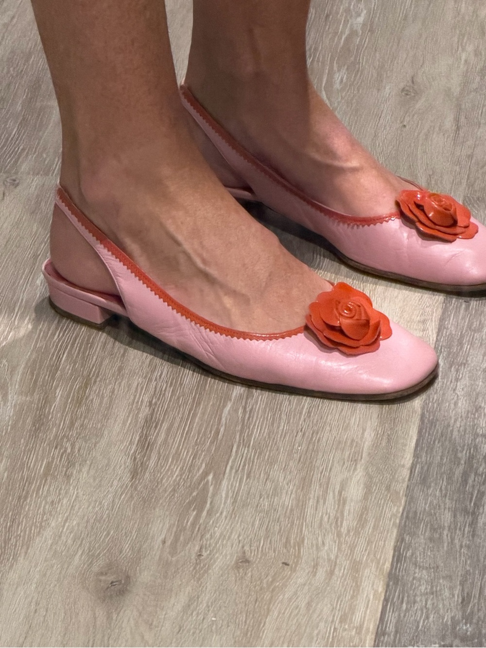 Vintage Lilly Pulitzer Pink Slingback Mules with Red Floral Accent 🩷 - Picture 14 of 16
